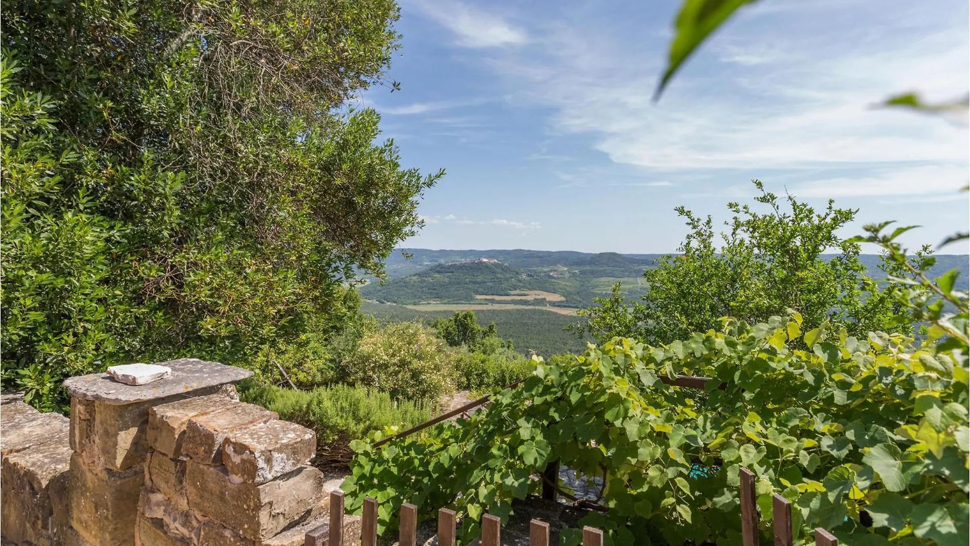 Tatil Evi Nice Home In Oprtalj Hırvatistan